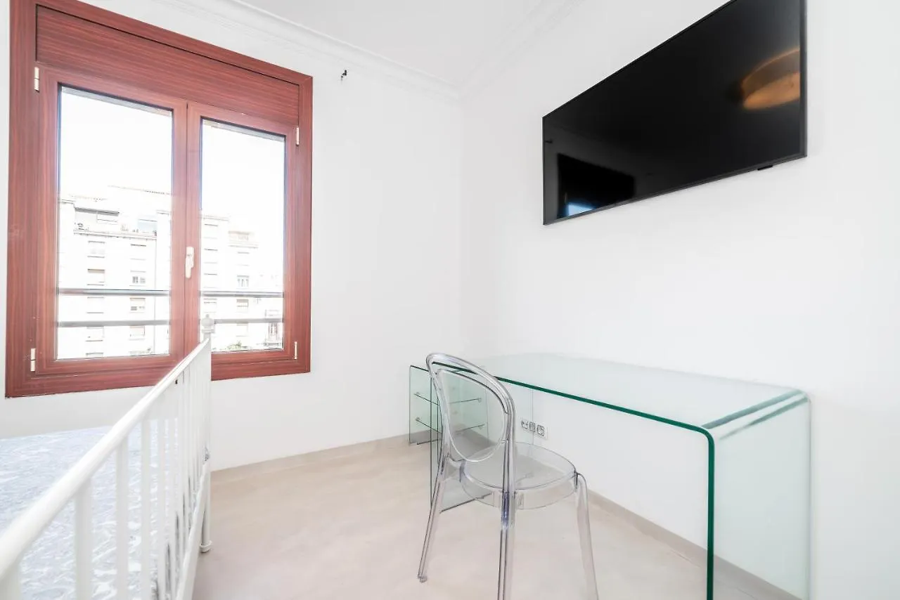 Apartamentos Gran Via 732 바르셀로나